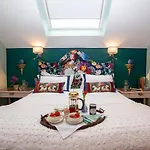 2 Bed In Harrogate Oc-75642 Holiday home *