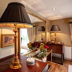 2 Bed In Harrogate Oc-75642 Holiday home *